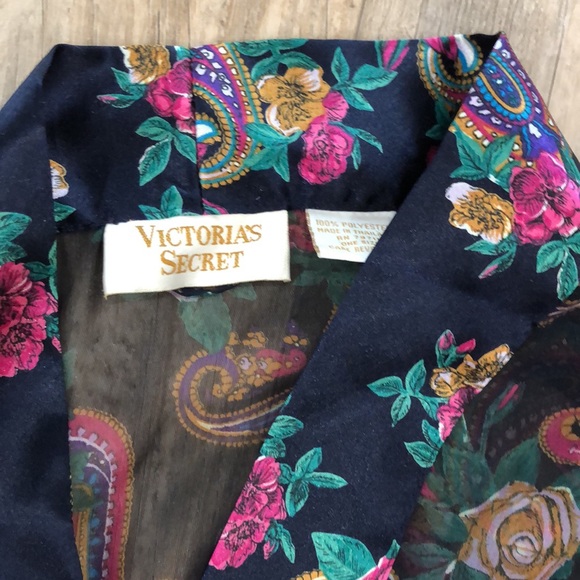Victoria’s Secret Vintage Paisley Floral Robe - Picture 6 of 7